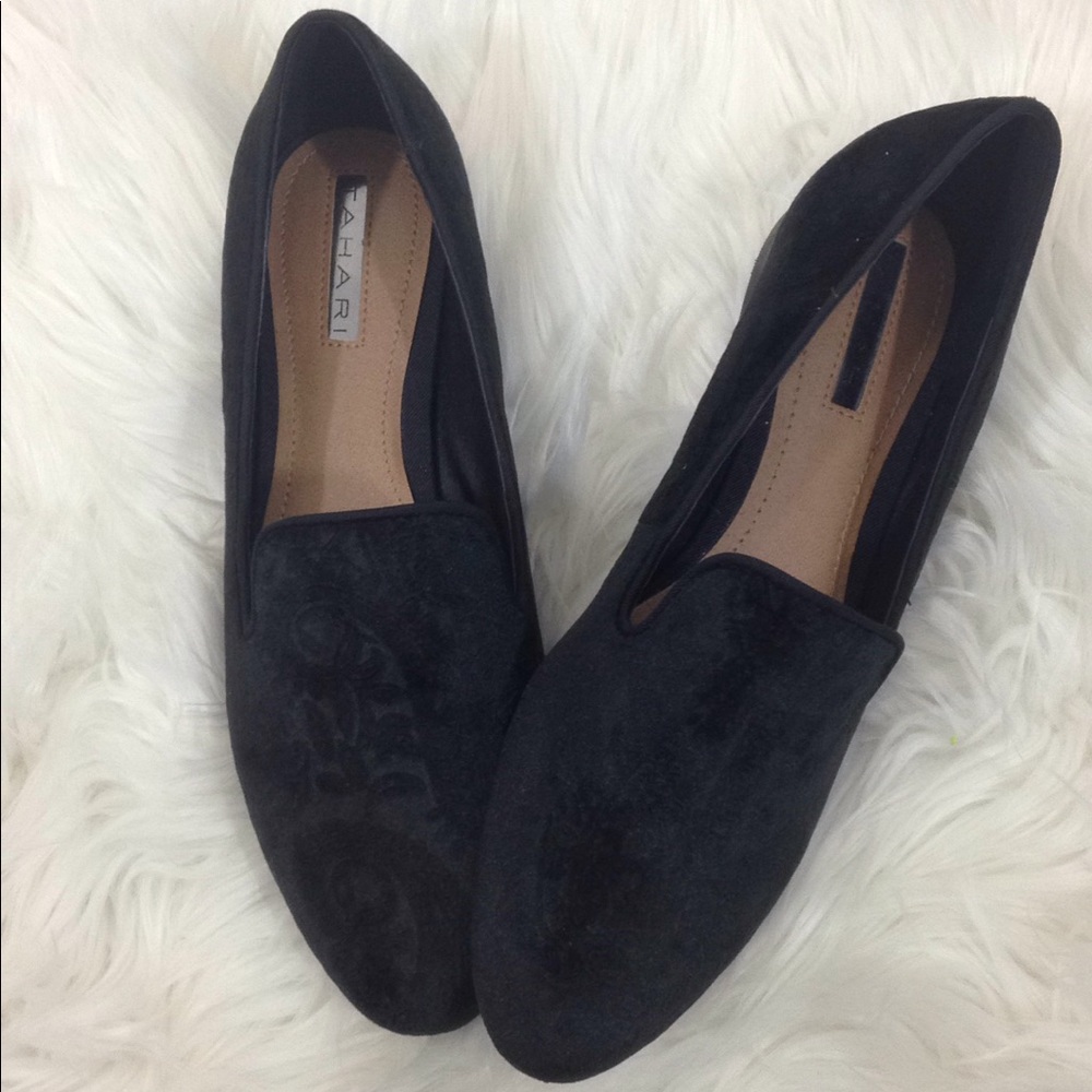 New Tahari Frankie Velvet  Black Loafers Flats 8